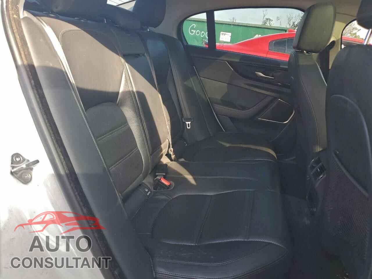JAGUAR XE 2020 - SAJAE4FX2LCP61571