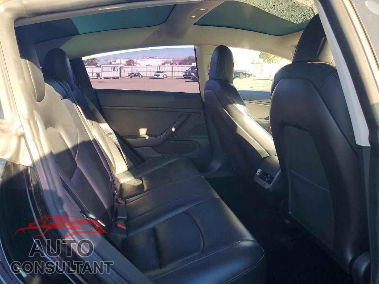 TESLA MODEL 3 2019 - 5YJ3E1EB8KF385181
