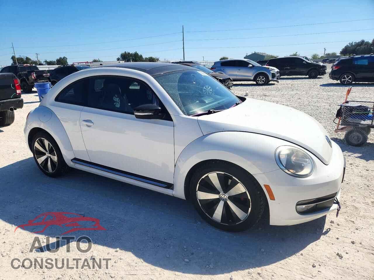 VOLKSWAGEN BEETLE 2012 - 3VWVA7AT2CM637491