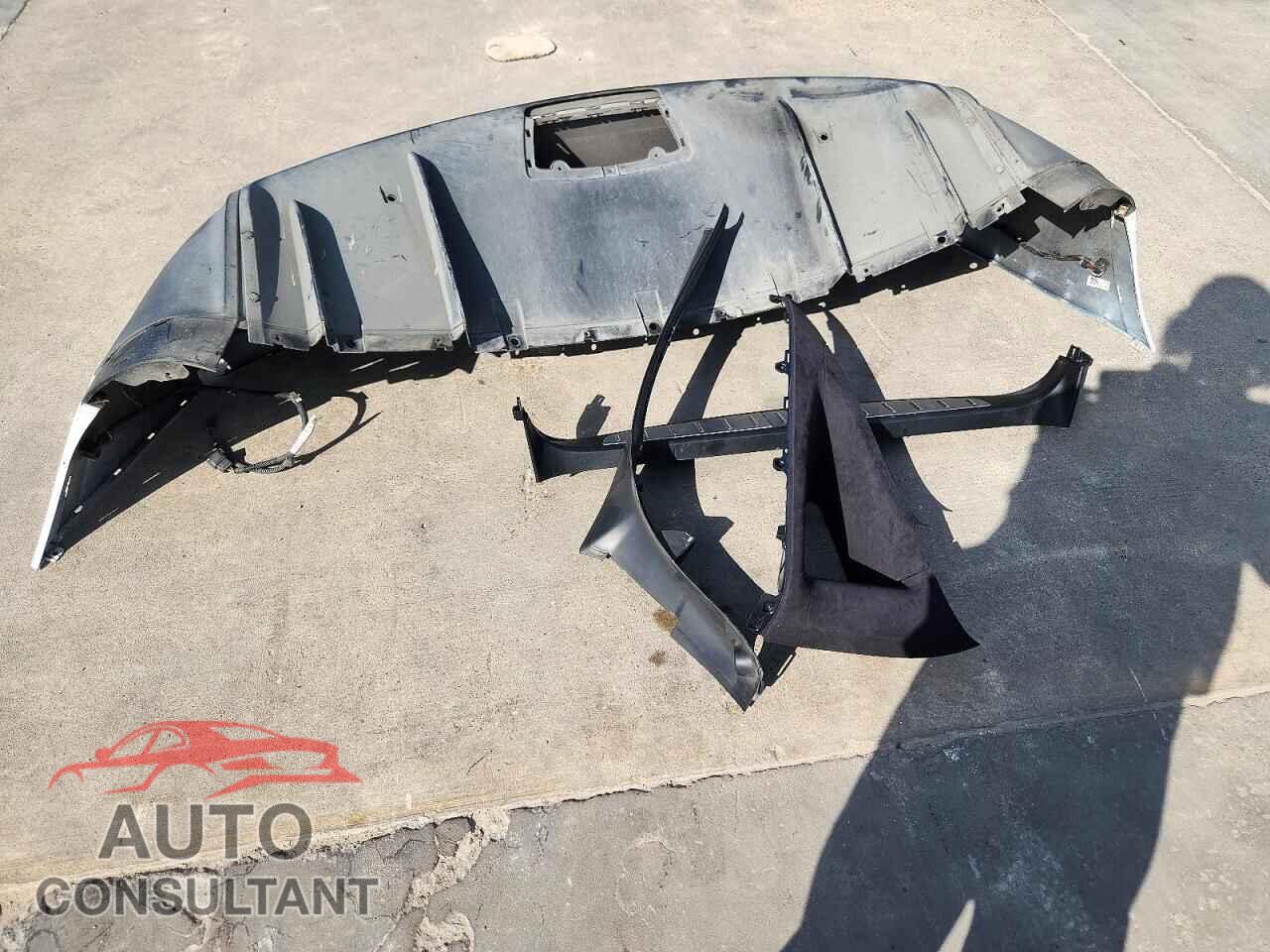 TESLA MODEL X 2018 - 5YJXCDE24JF101018