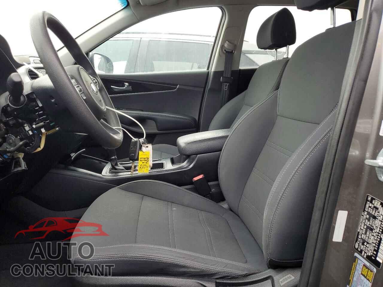 KIA SORENTO 2018 - 5XYPG4A34JG409351