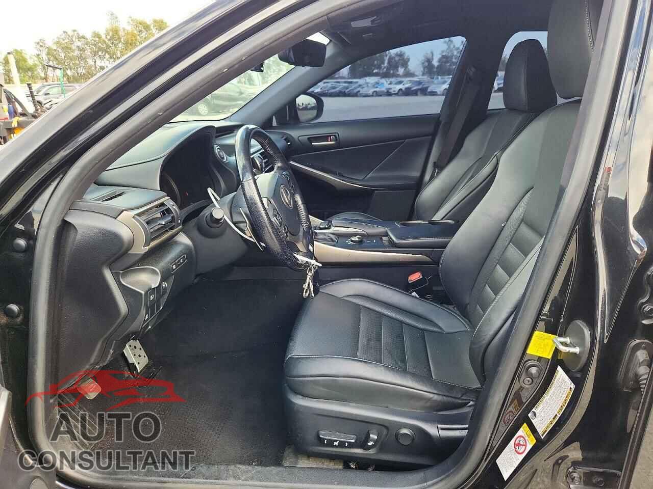 LEXUS IS 2017 - JTHBA1D29H5055275