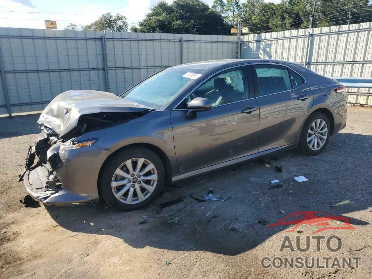 TOYOTA CAMRY 2018 - 4T1B11HK5JU672921