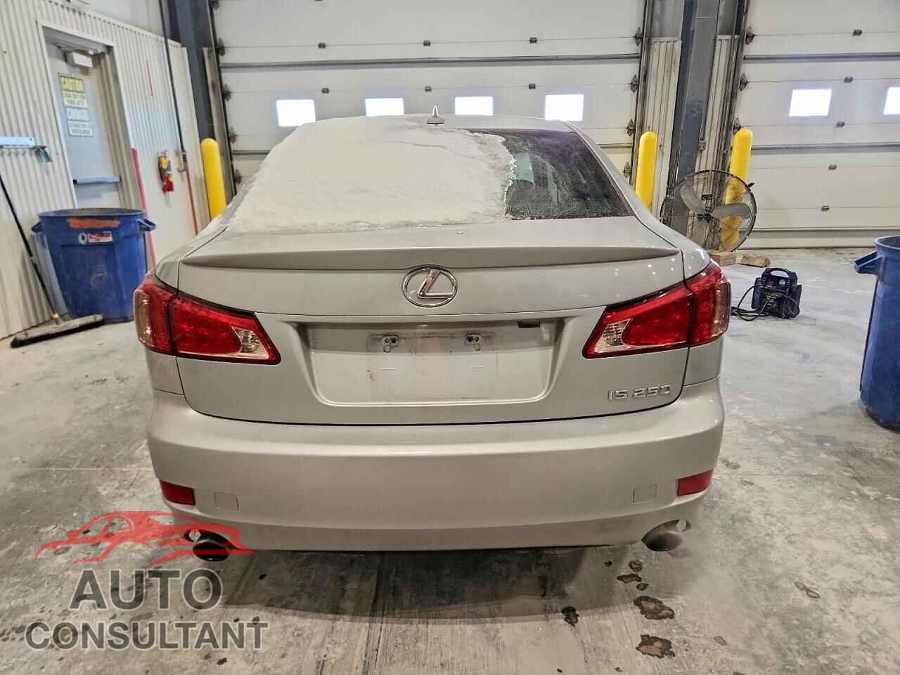 LEXUS IS 2011 - JTHBF5C20B5155315