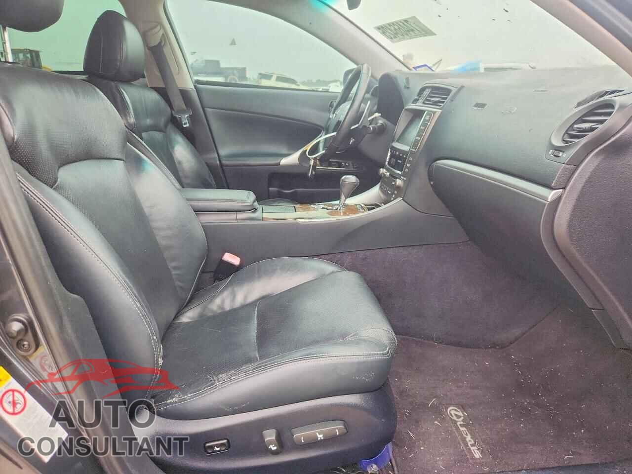 LEXUS IS 2011 - JTHBF5C24B5150232