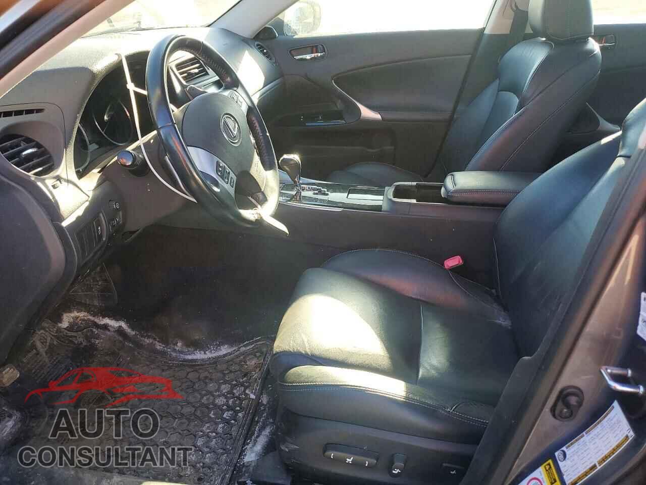 LEXUS IS 2012 - JTHCF5C20C2035943