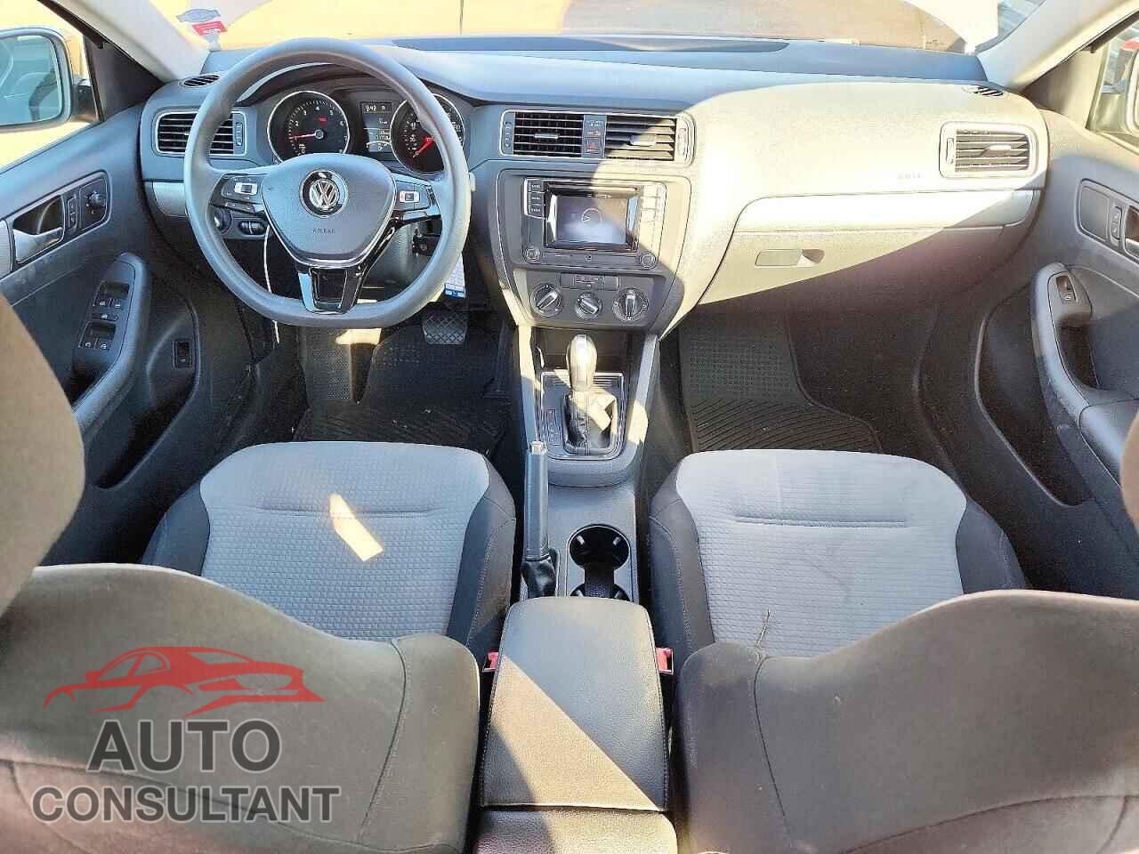 VOLKSWAGEN JETTA 2017 - 3VW2B7AJ0HM319925