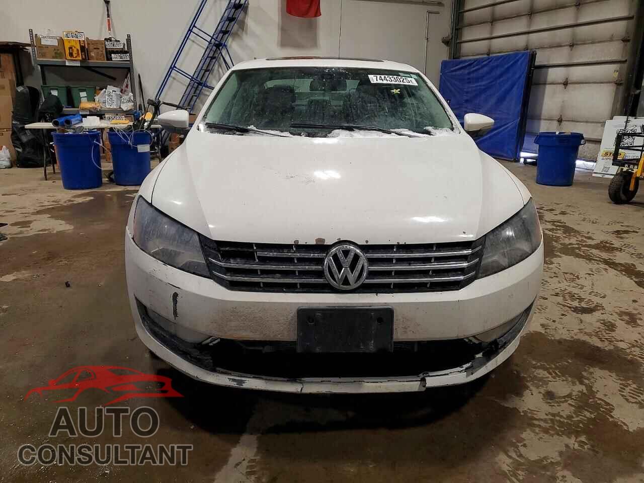 VOLKSWAGEN PASSAT 2012 - 1VWCH7A34CC070186