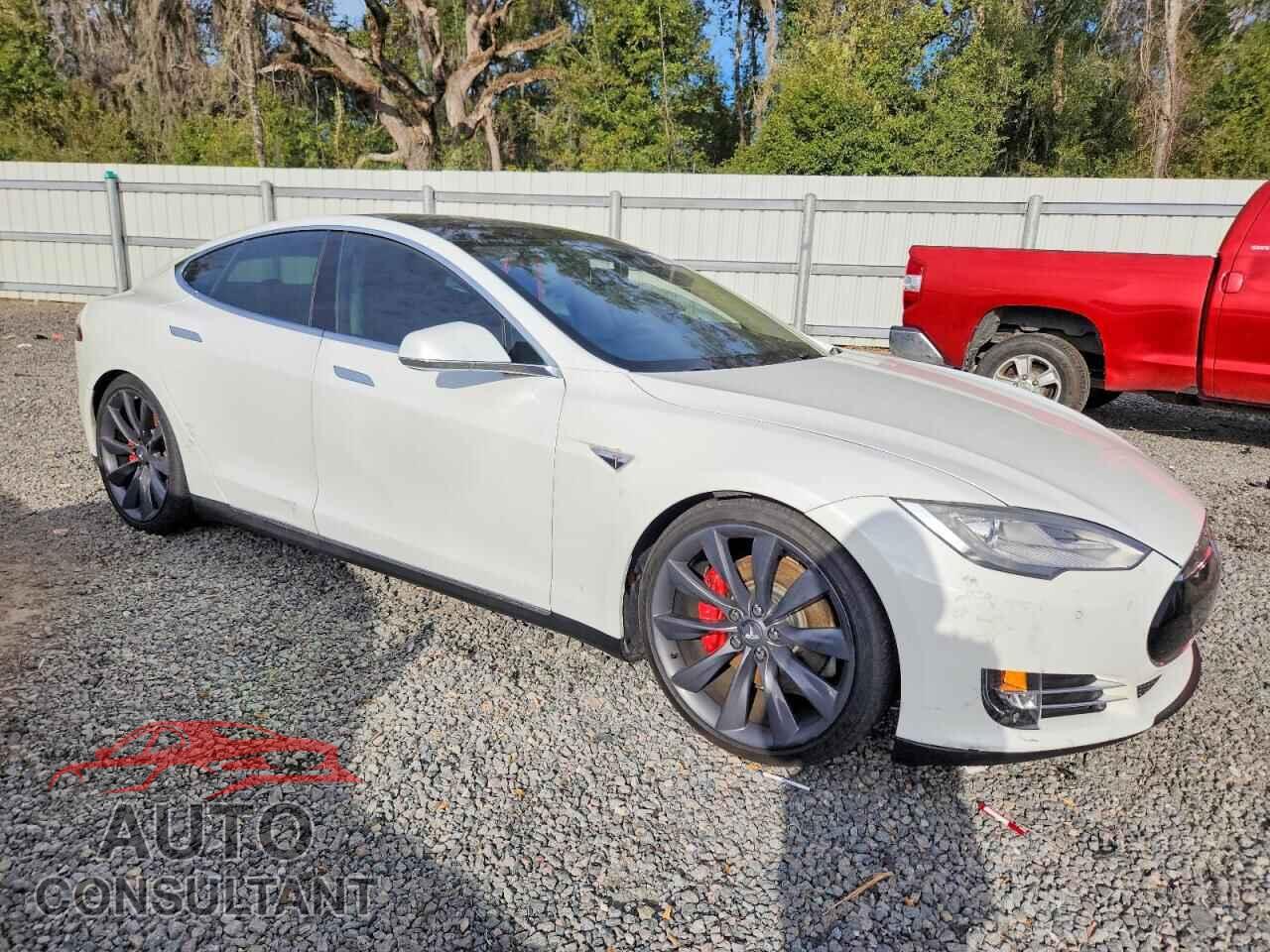 TESLA MODEL S 2014 - 5YJSA1H19EFP38283
