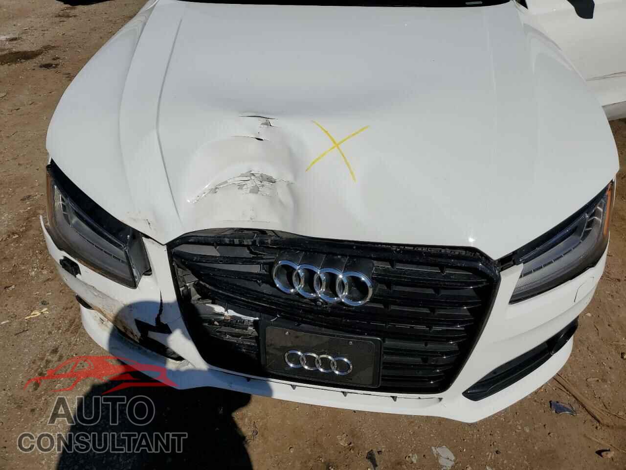 AUDI A8 2018 - WAU43AFD0JN000686