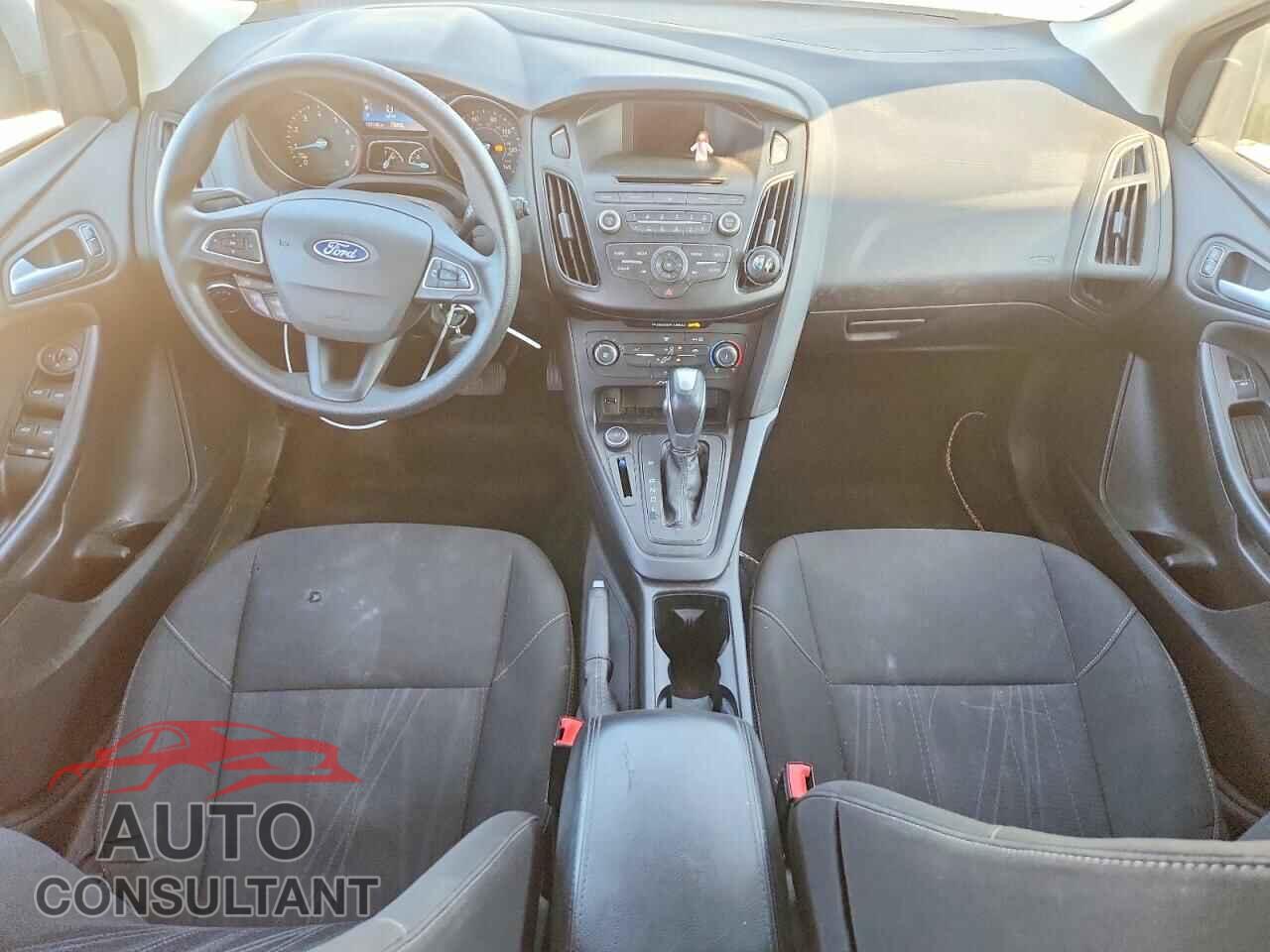 FORD FOCUS 2015 - 1FADP3K24FL233387