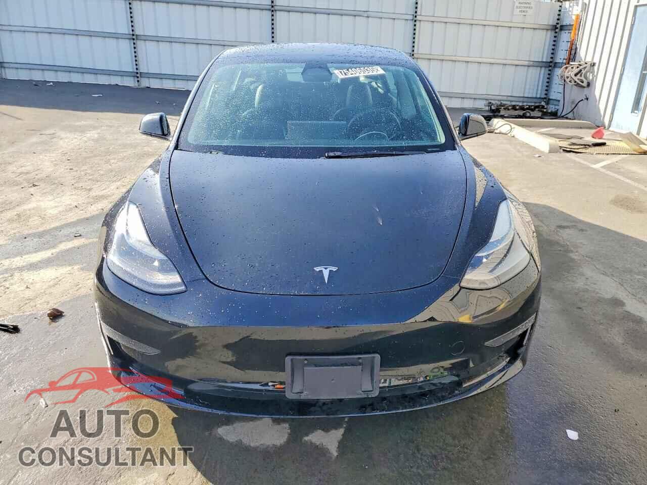 TESLA MODEL 3 2022 - 5YJ3E1EA0NF288021