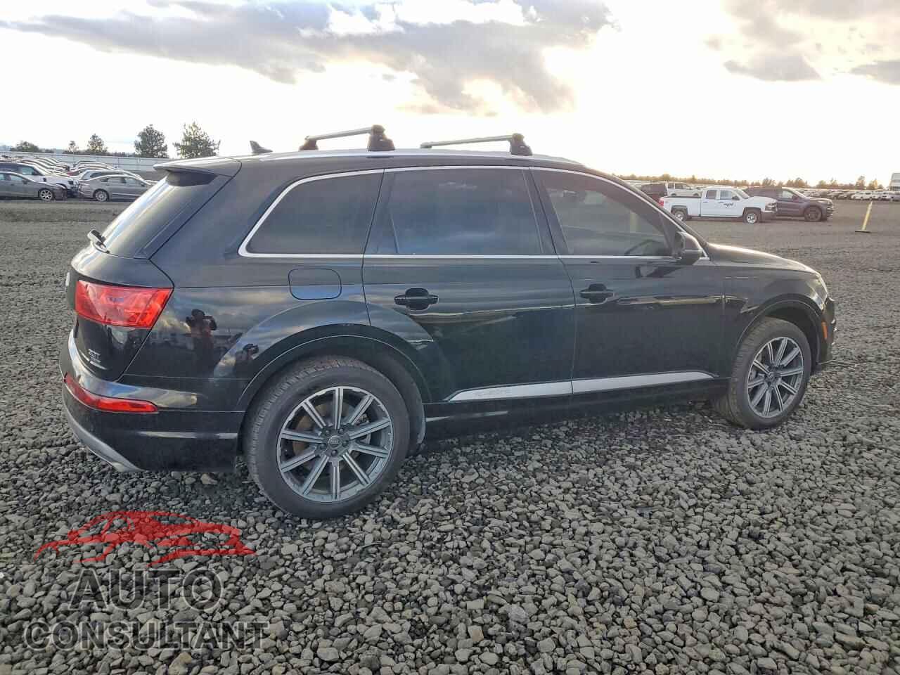AUDI Q7 2017 - WA1LAAF70HD001040