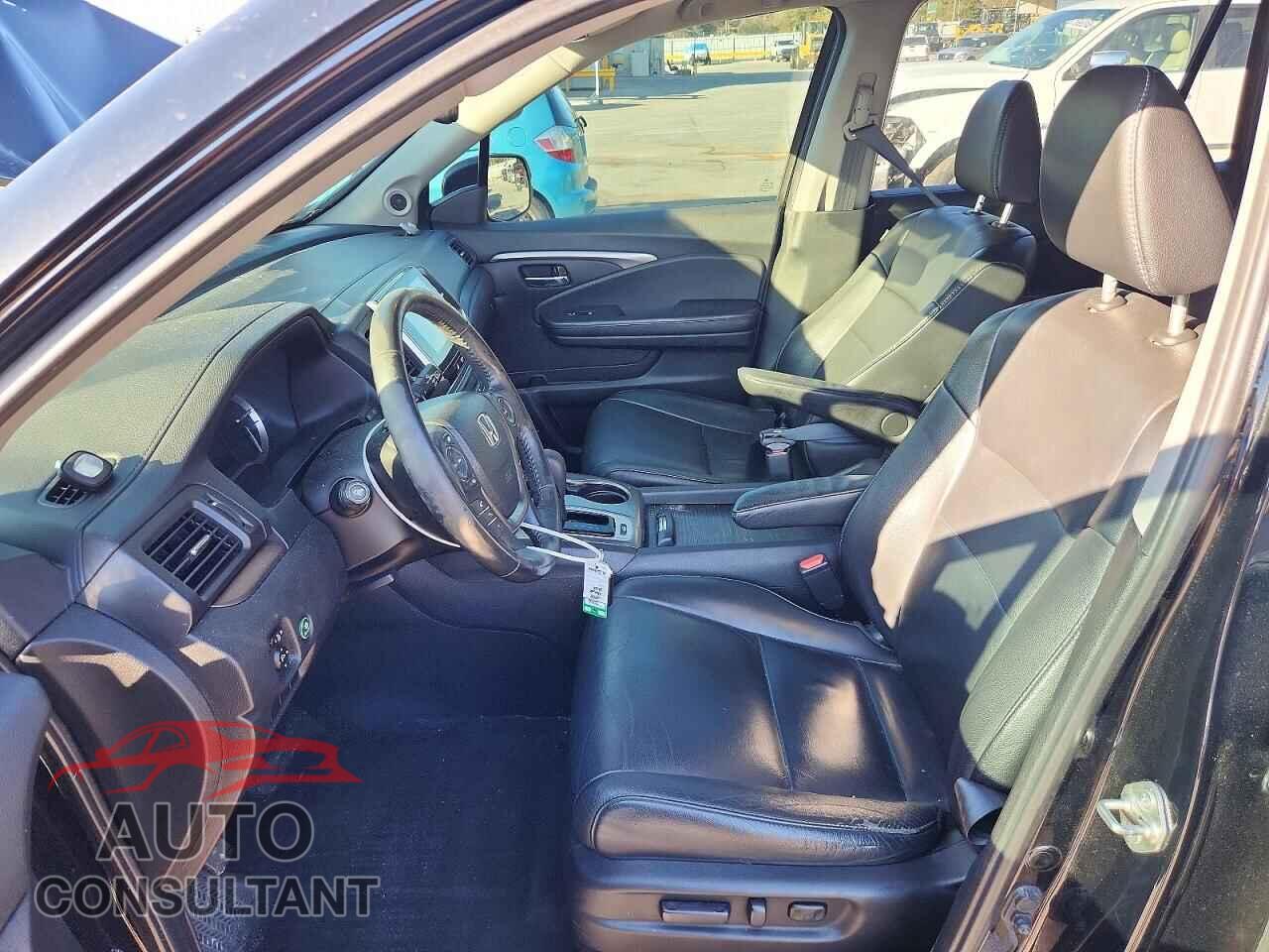 HONDA PILOT 2018 - 5FNYF6H55JB009087