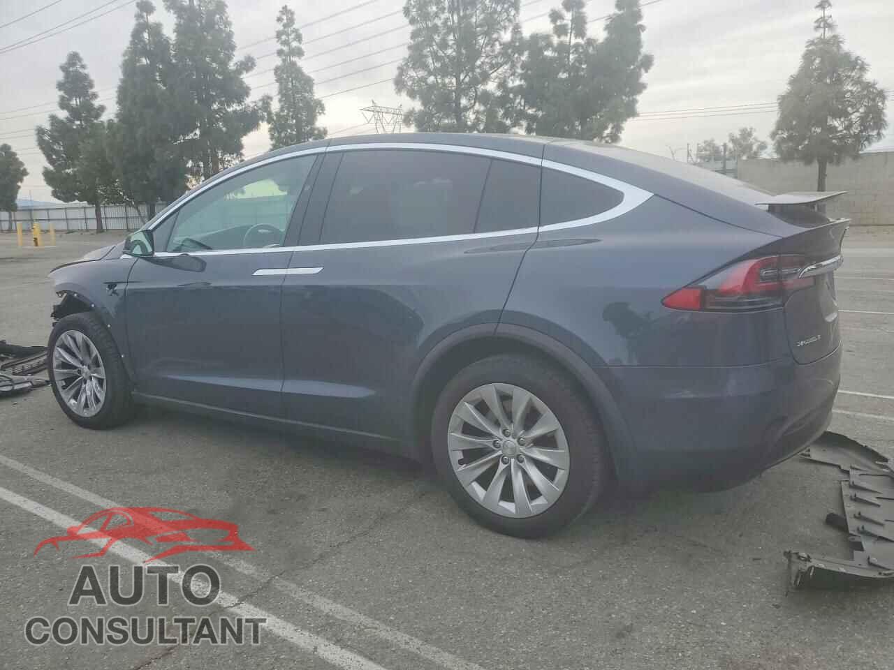 TESLA MODEL X 2018 - 5YJXCAE23JF121193