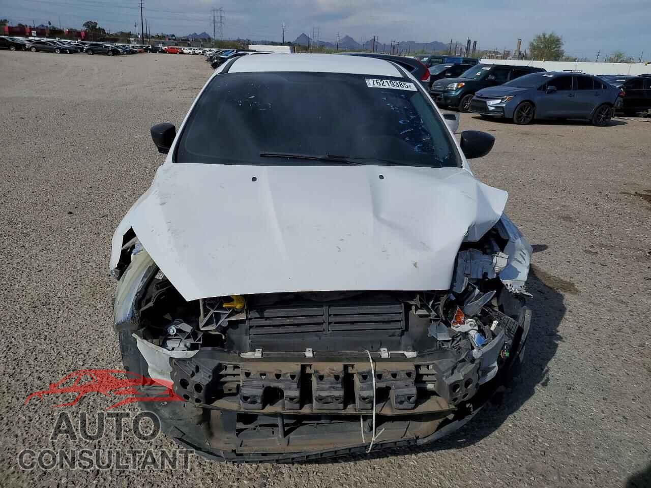 FORD FOCUS 2018 - 1FADP3E21JL211657