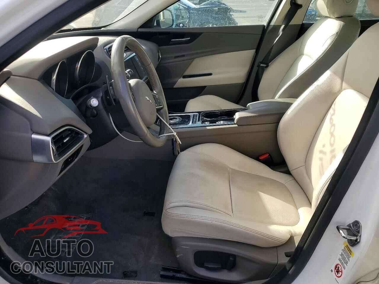 JAGUAR XE 2017 - SAJAD4BG0HA961361