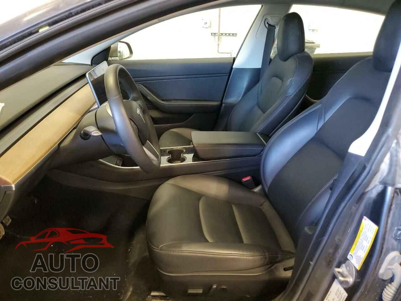TESLA MODEL 3 2019 - 5YJ3E1EB8KF441975