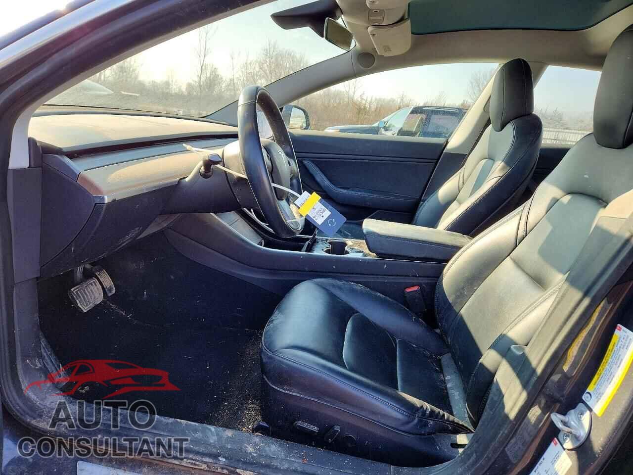 TESLA MODEL 3 2018 - 5YJ3E1EA6JF153359