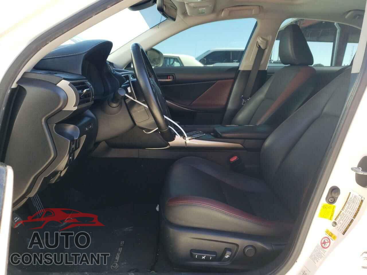 LEXUS IS 2018 - JTHBA1D27J5080584