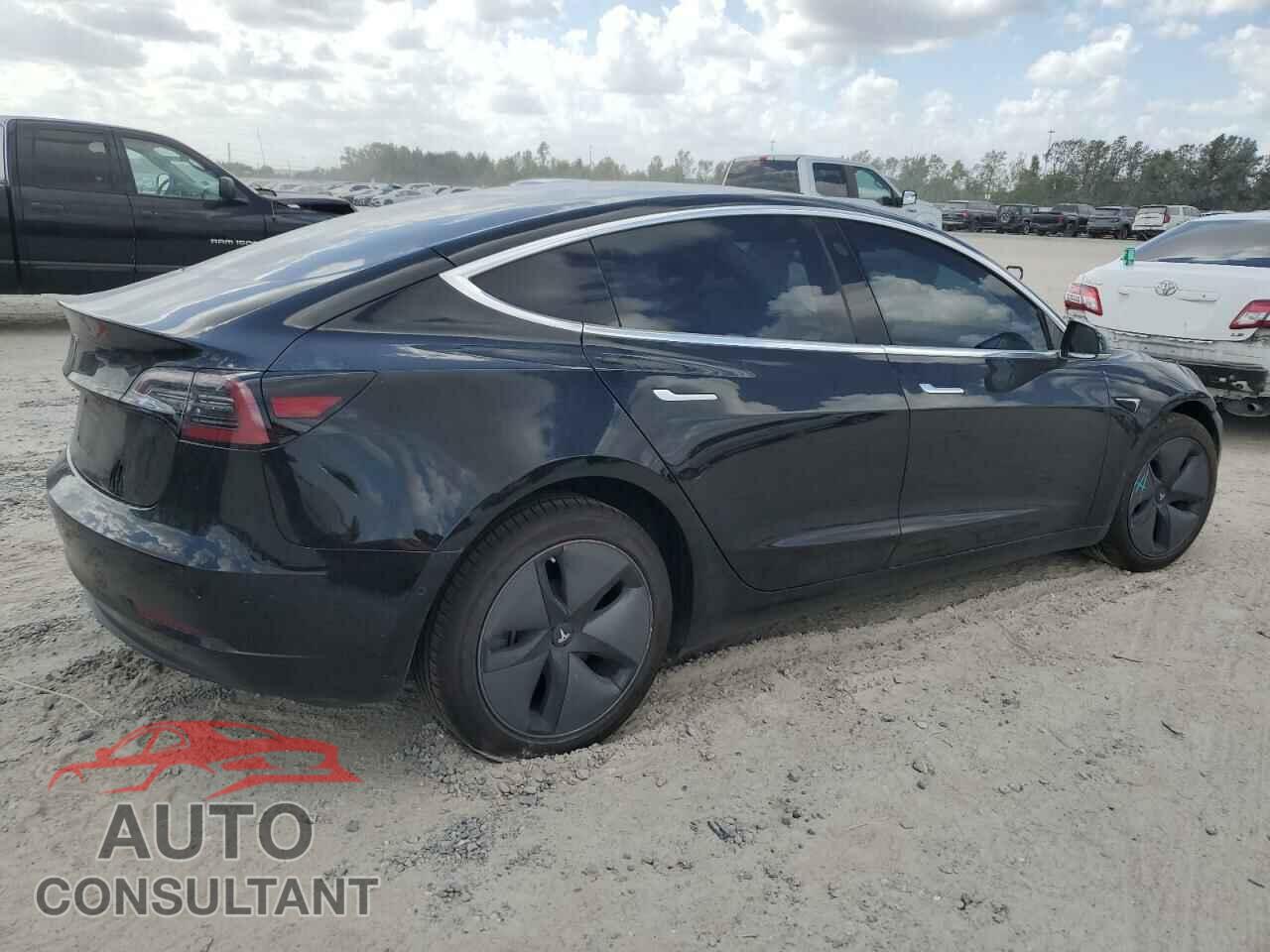 TESLA MODEL 3 2018 - 5YJ3E1EA4JF122854