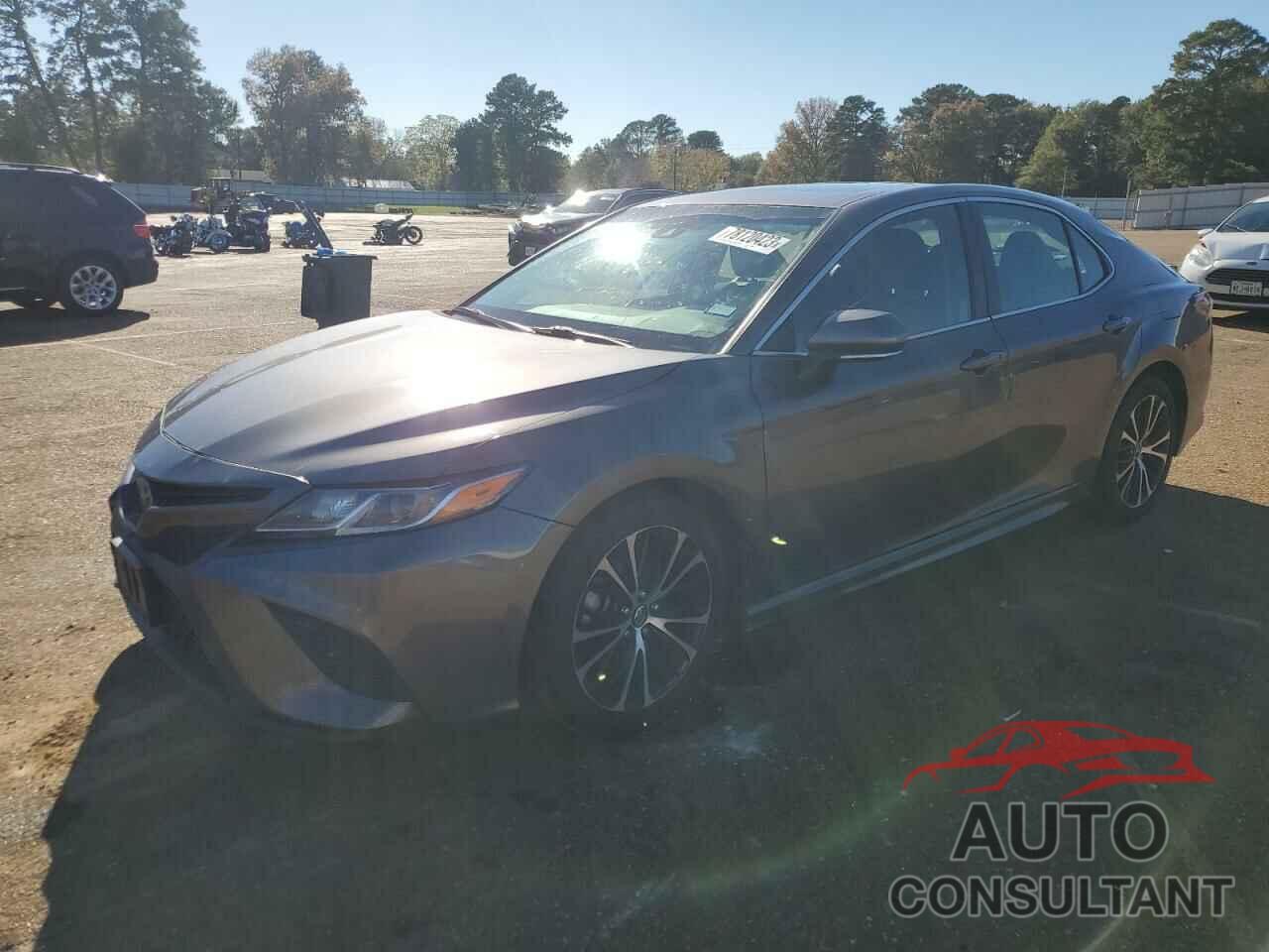 TOYOTA CAMRY 2018 - 4T1B11HK6JU555672