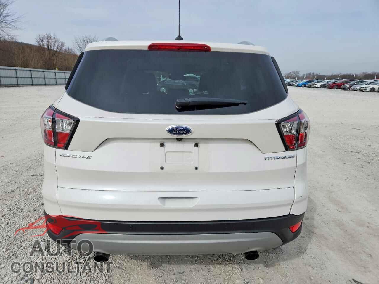 FORD ESCAPE 2017 - 1FMCU0JD3HUD04491