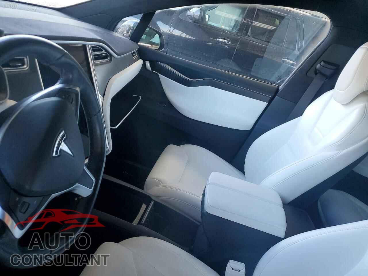 TESLA MODEL X 2017 - 5YJXCBE23HF049623