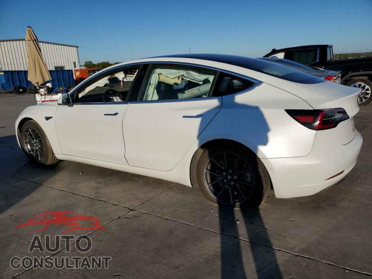 TESLA MODEL 3 2018 - 5YJ3E1EA8JF035331