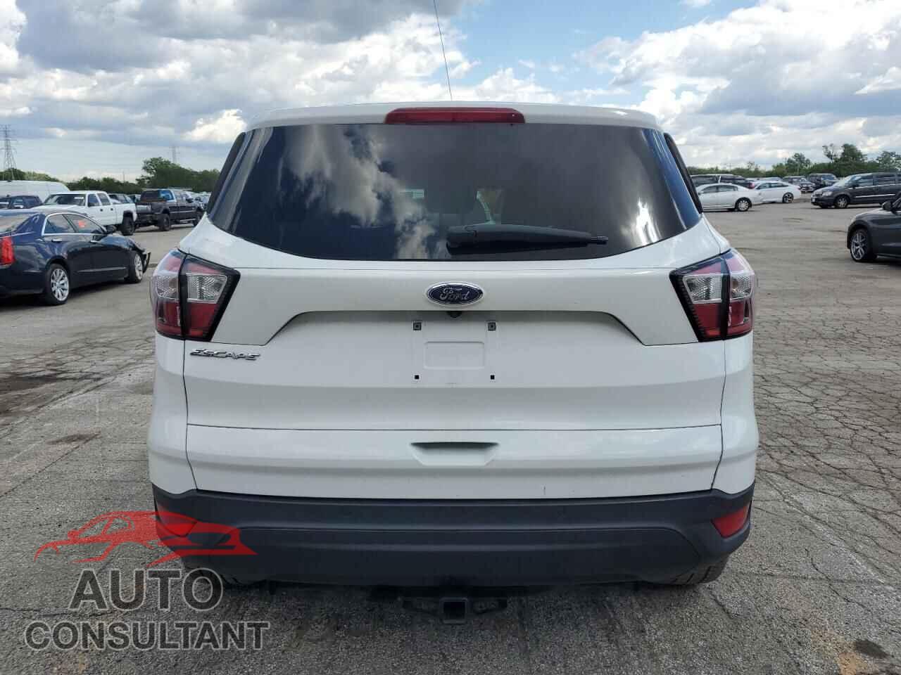 FORD ESCAPE 2017 - 1FMCU0F71HUD44393