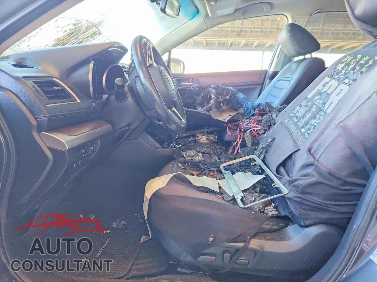 SUBARU OUTBACK 2018 - 4S4BSAKC2J3213432