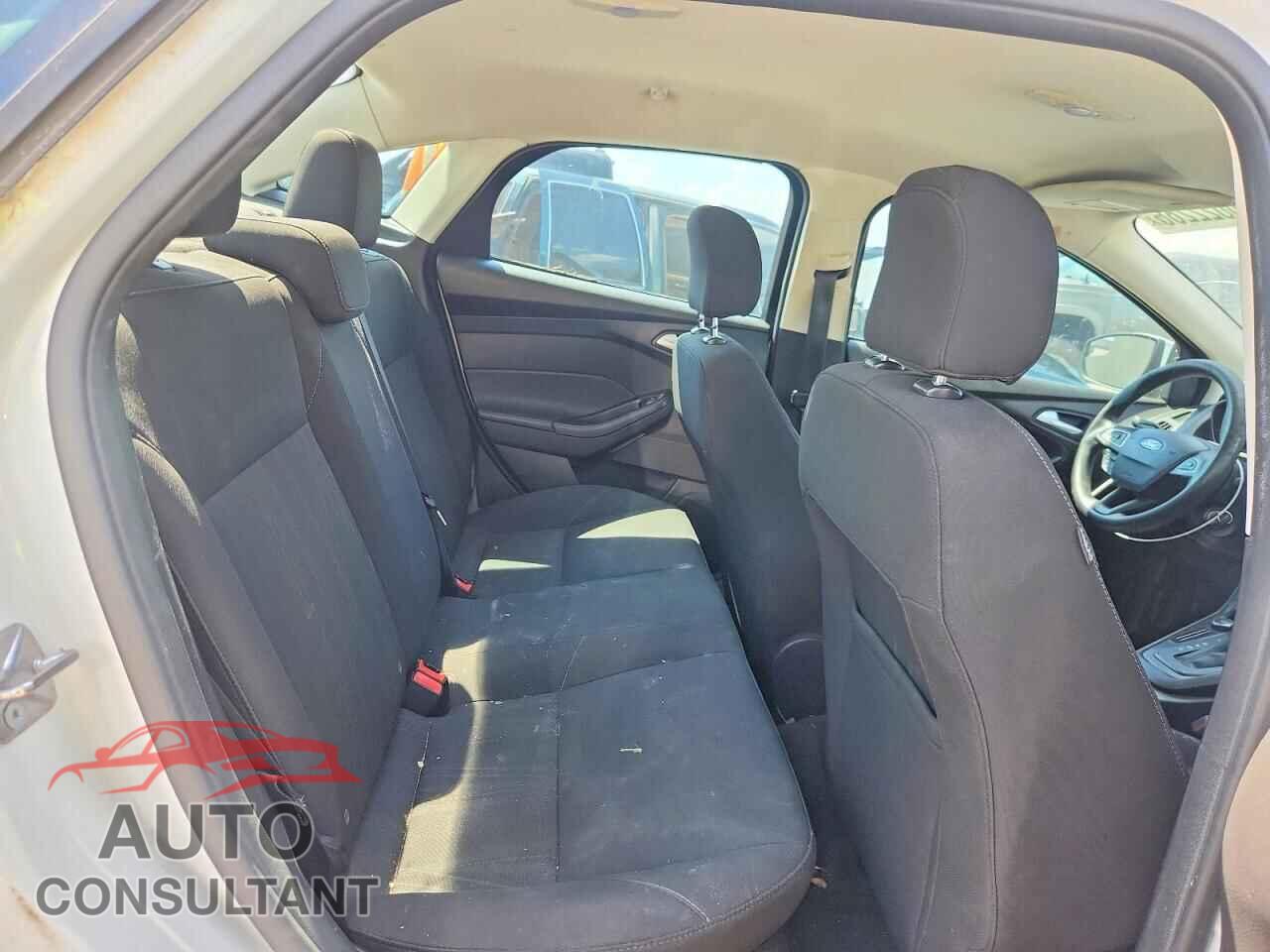 FORD FOCUS 2017 - 1FADP3F20HL295382