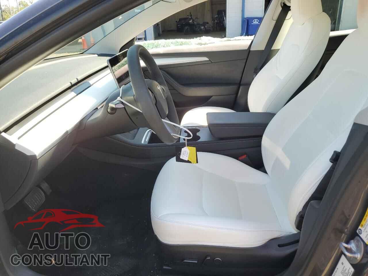 TESLA MODEL 3 2023 - 5YJ3E1EA0PF569092