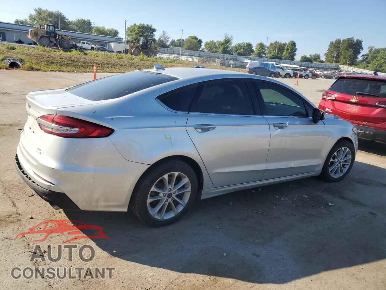 FORD FUSION 2019 - 3FA6P0HD2KR231908