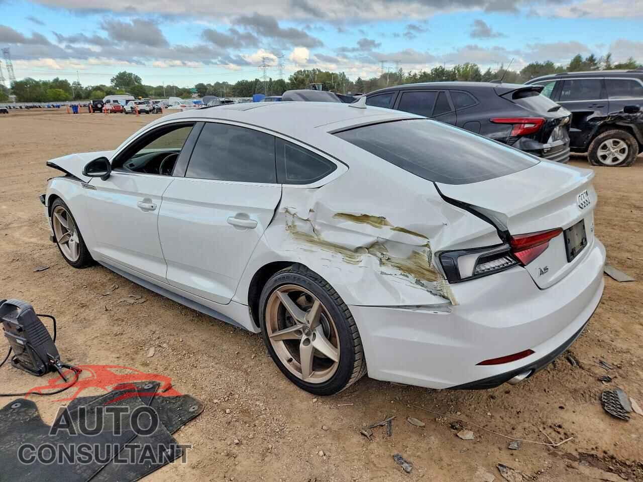 AUDI A5 2018 - WAUDNCF50JA094980
