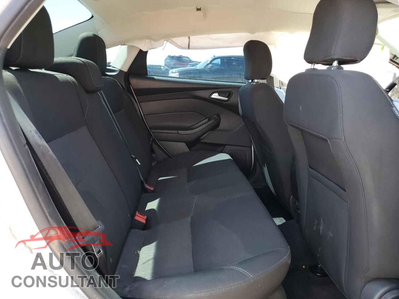 FORD FOCUS 2017 - 1FADP3F20HL207012