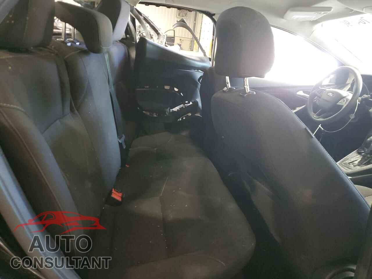 FORD FOCUS 2017 - 1FADP3F23HL335664