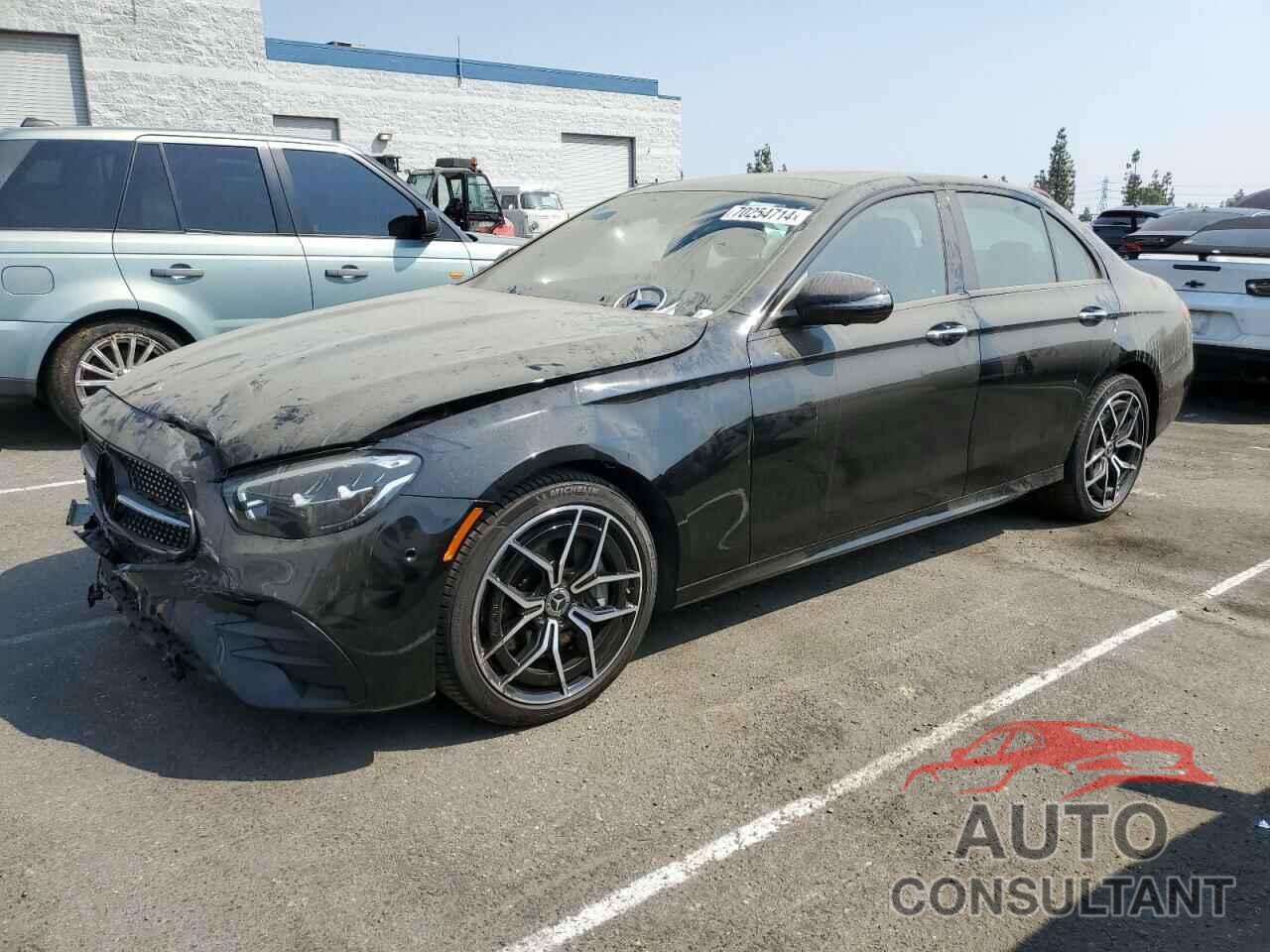 MERCEDES-BENZ E-CLASS 2022 - W1KZF8DB0NB056408