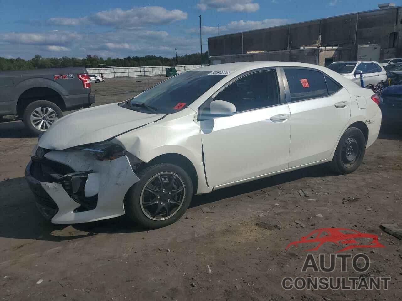 TOYOTA COROLLA 2018 - 5YFBURHE9JP786194
