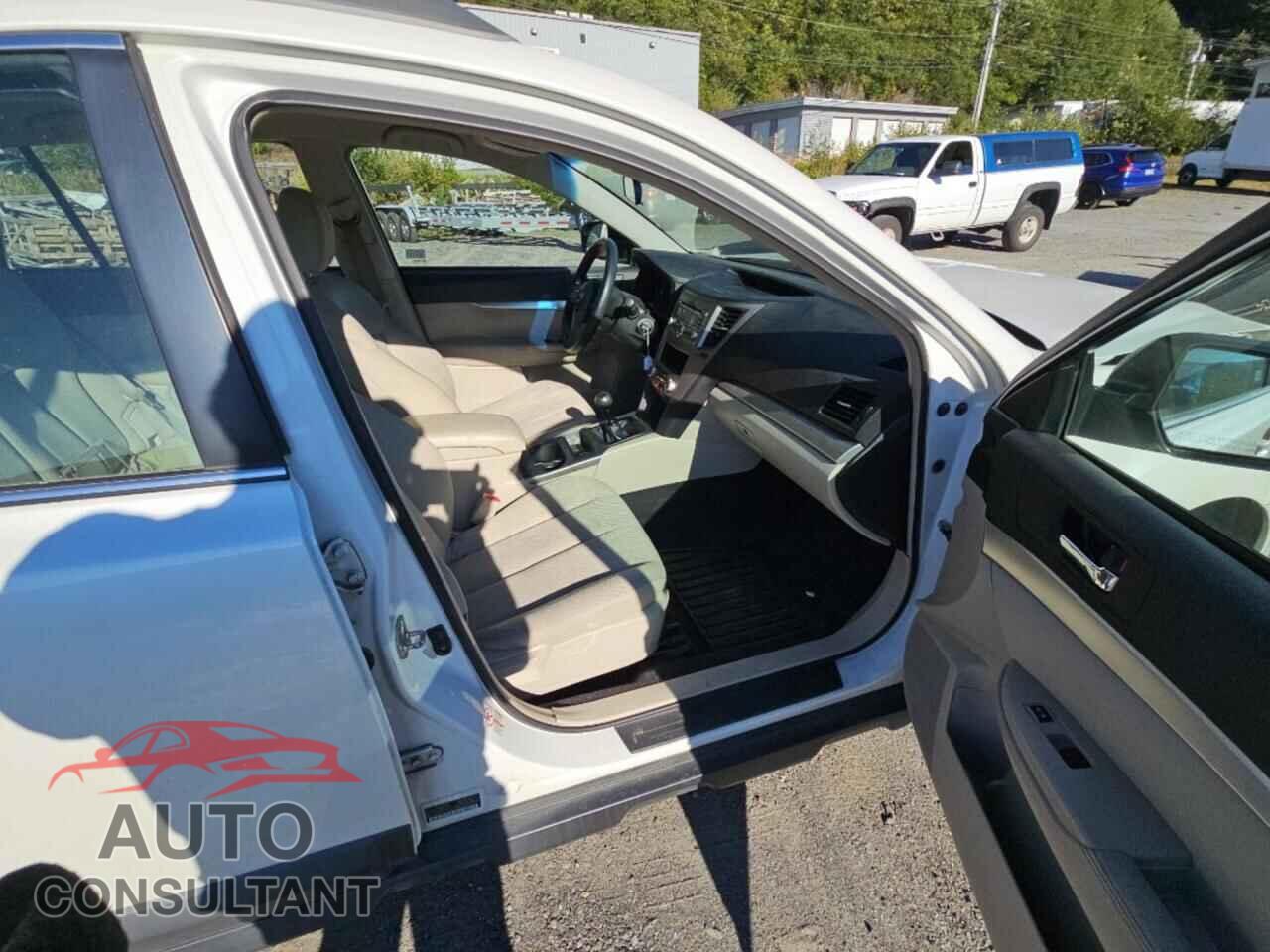 SUBARU OUTBACK 2010 - 4S4BRBAC2A1340132