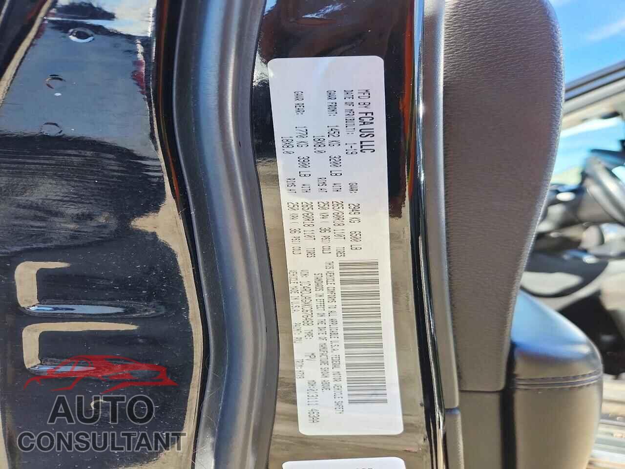 DODGE DURANGO 2019 - 1C4RDJAGXKC676468