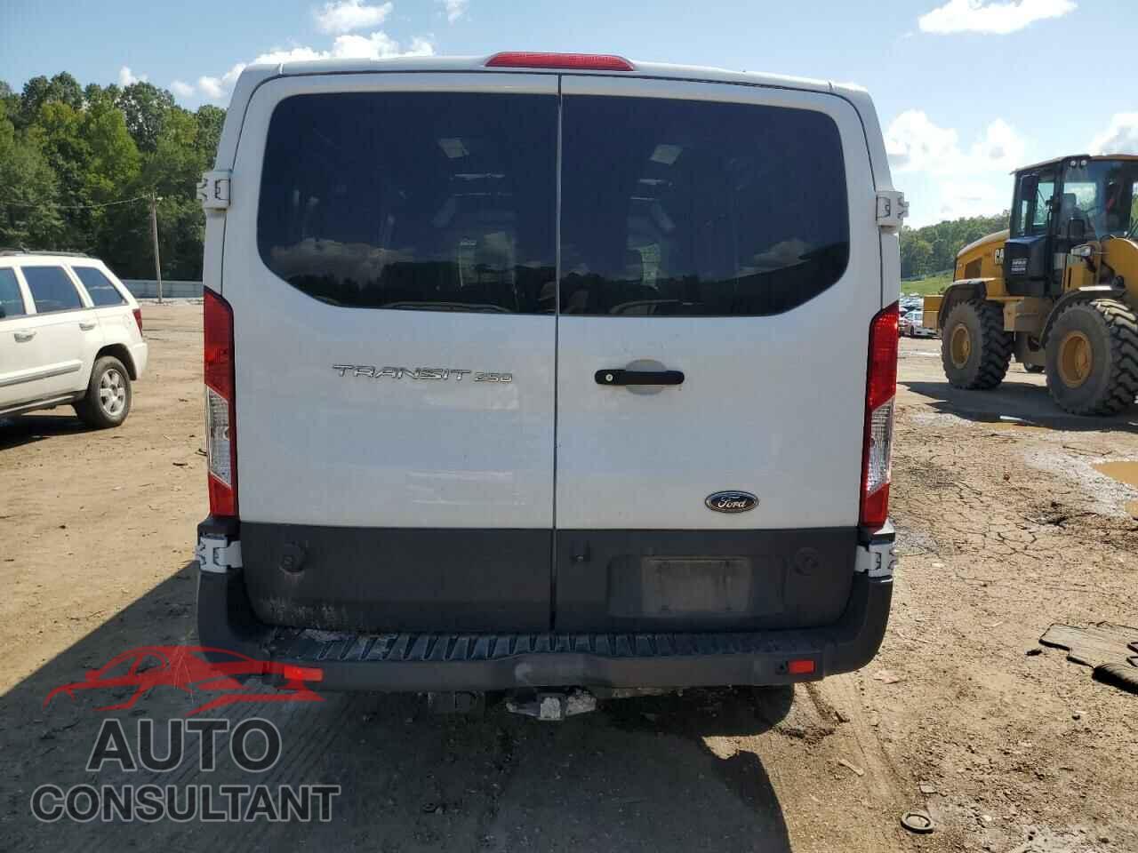 FORD TRANSIT 2019 - 1FTYR2ZM7KKA08680