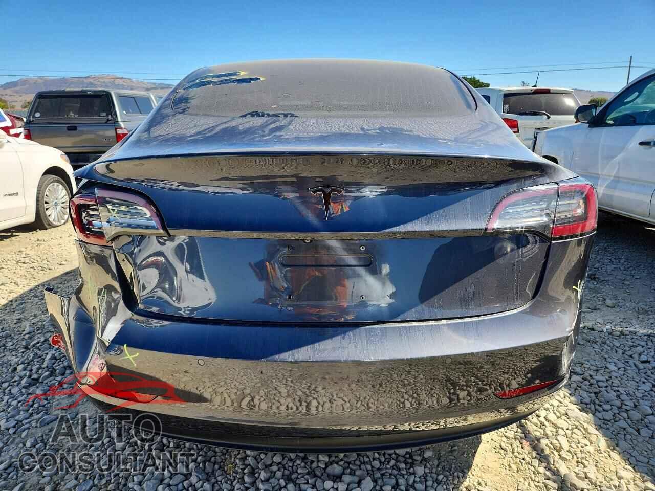 TESLA MODEL 3 2018 - 5YJ3E1EA7JF048300