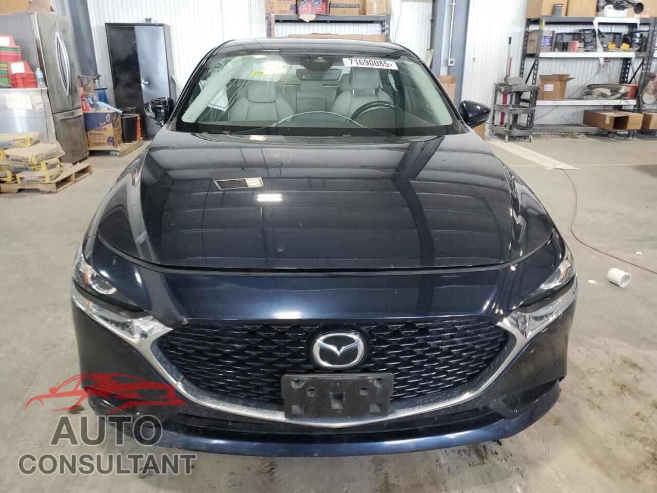 MAZDA 3 2019 - JM1BPACLXK1112964