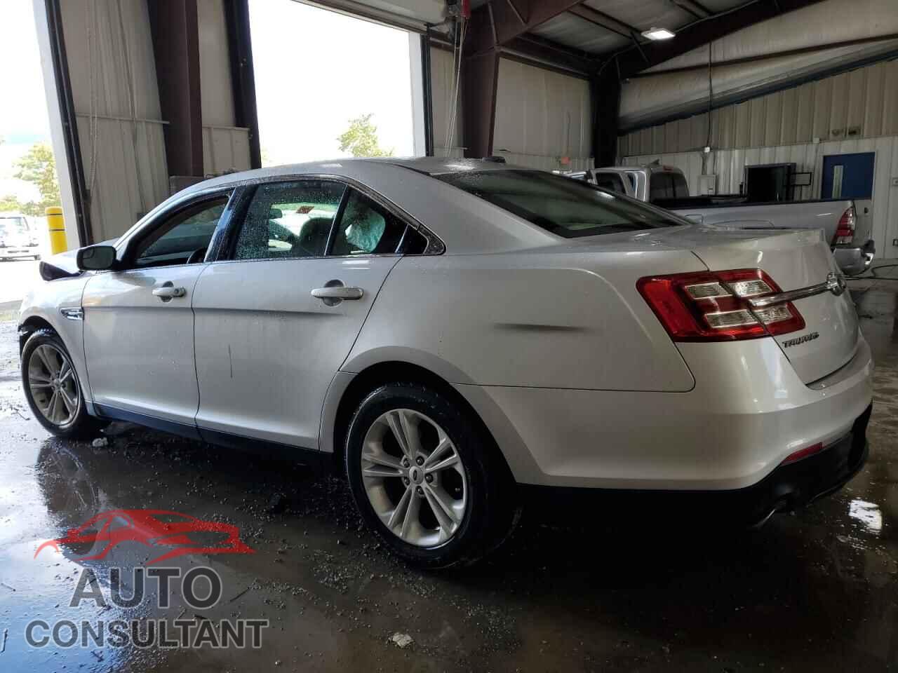 FORD TAURUS 2018 - 1FAHP2D80JG134953