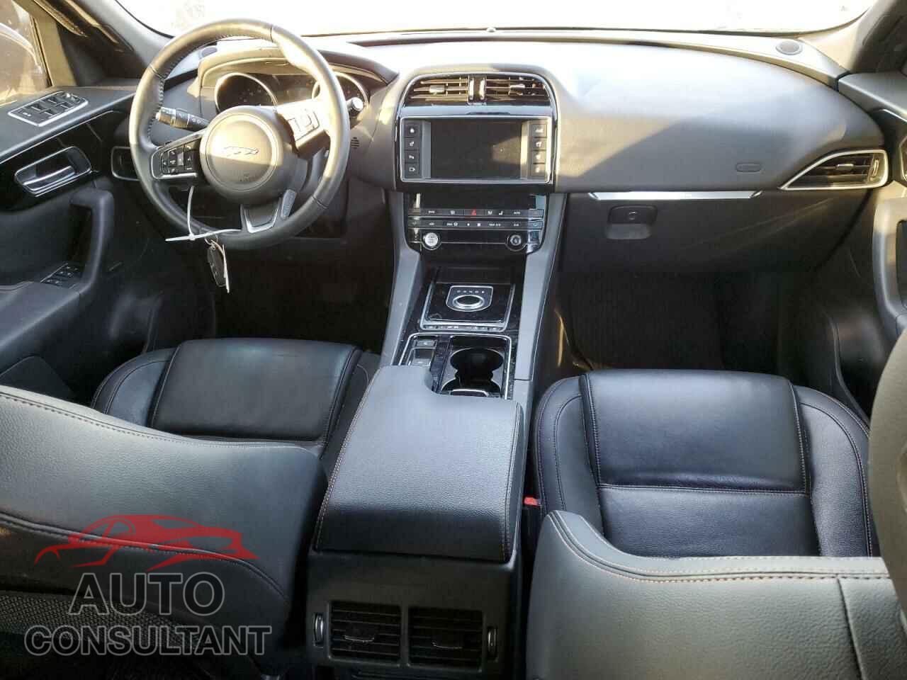 JAGUAR F-PACE 2018 - SADCK2FX9JA256371