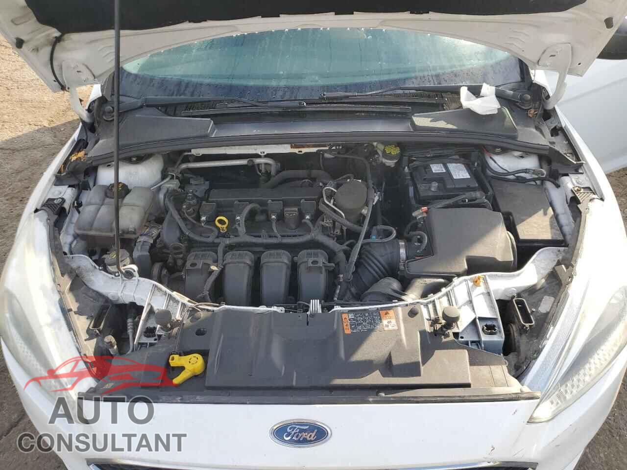 FORD FOCUS 2015 - 1FADP3E20FL342764