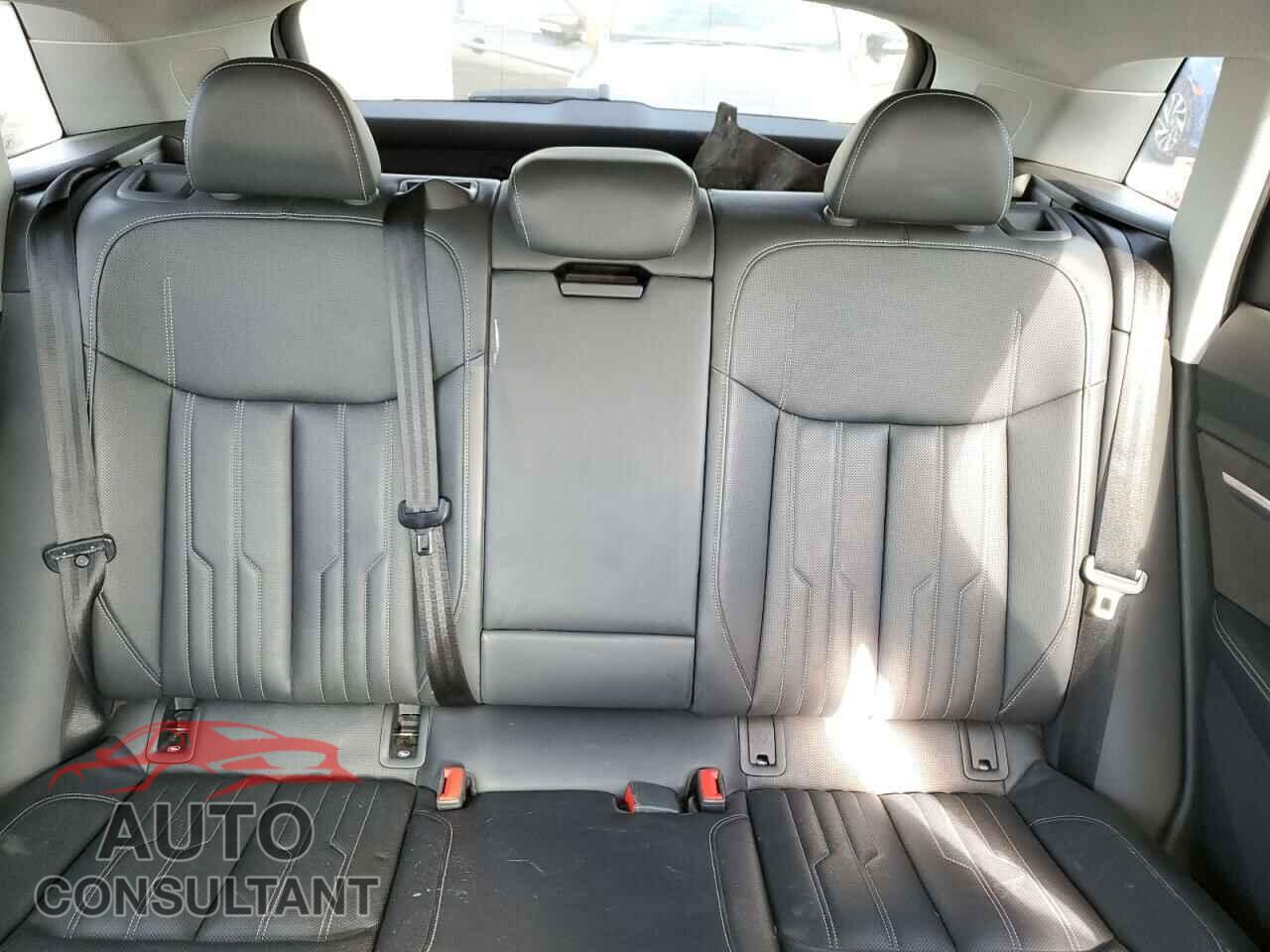 AUDI E-TRON 2019 - WA1VAAGE9KB005371