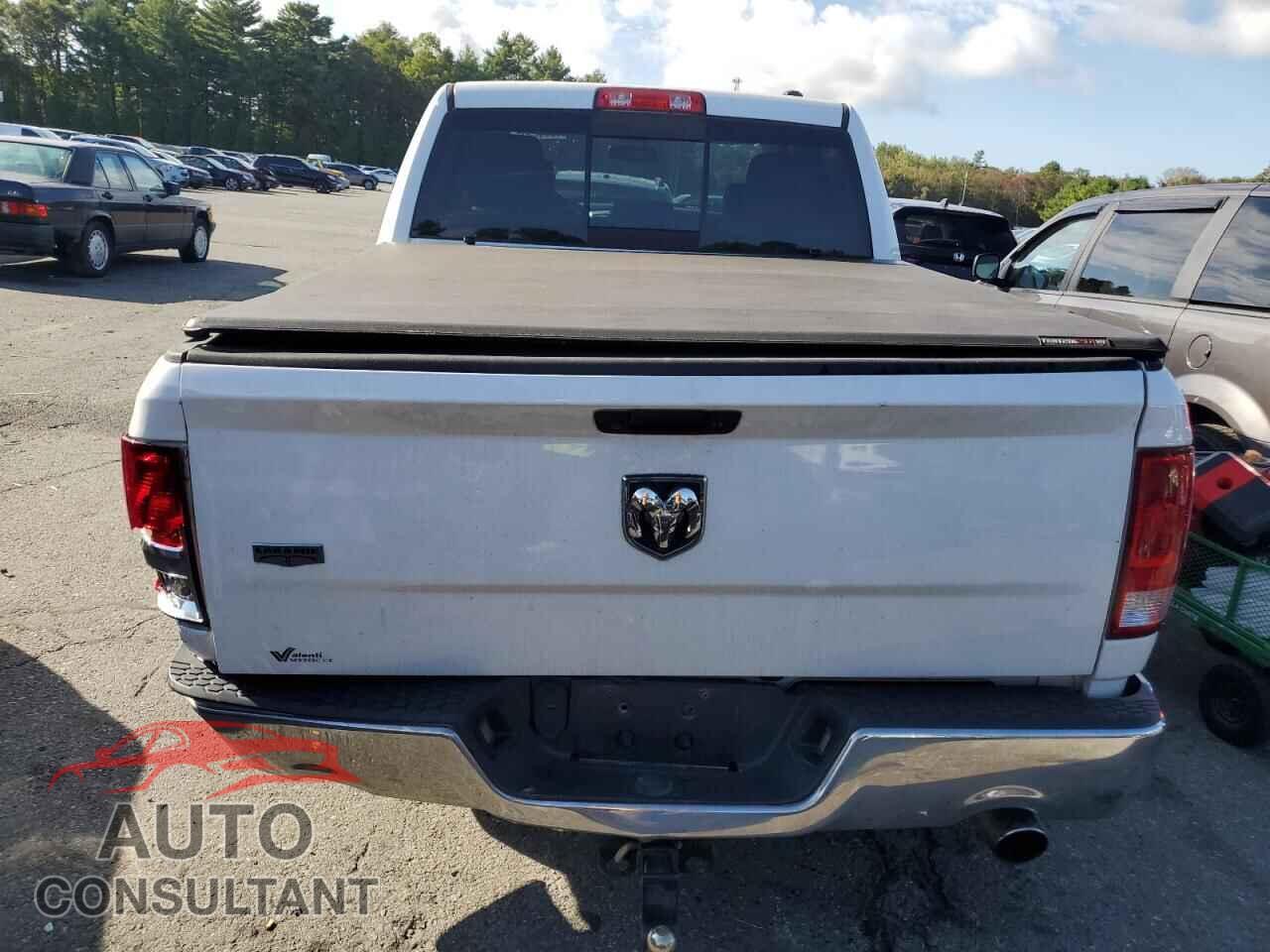 DODGE RAM 1500 2012 - 1C6RD7NT9CS161843