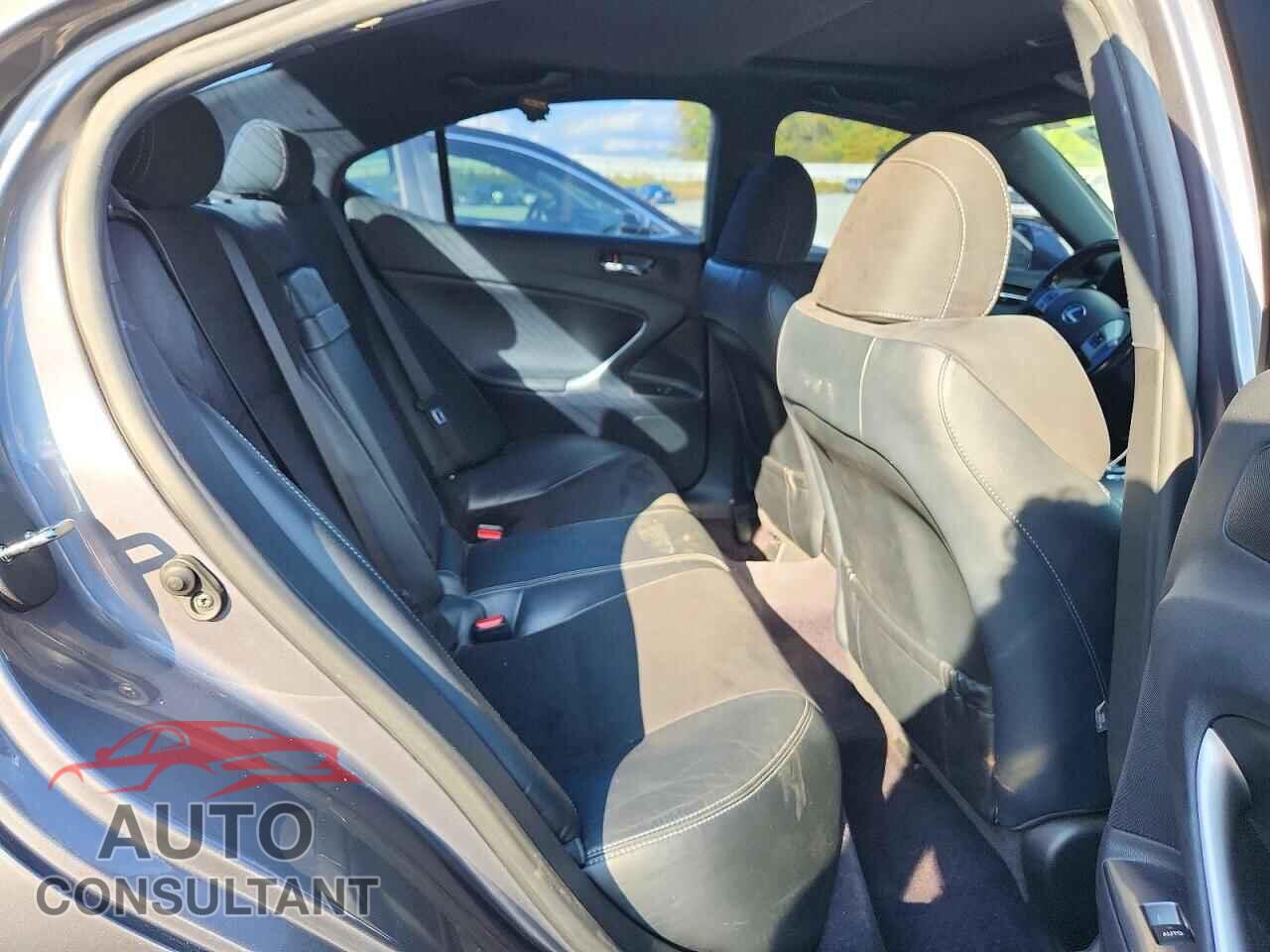 LEXUS IS 2012 - JTHBF5C28C5174924